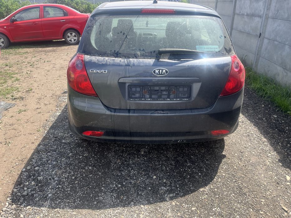 Dezmembrez Kia Ceed 1.4 benzina 2006-2010
