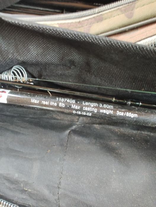 Vând unelte pescuit