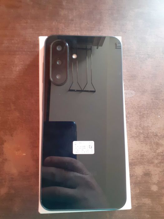 Vând Samsung a26 5g 128gb cu 6gb ram dual sim(desigilat)