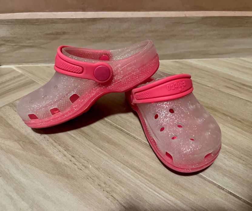 Нови детски сандали Chicco