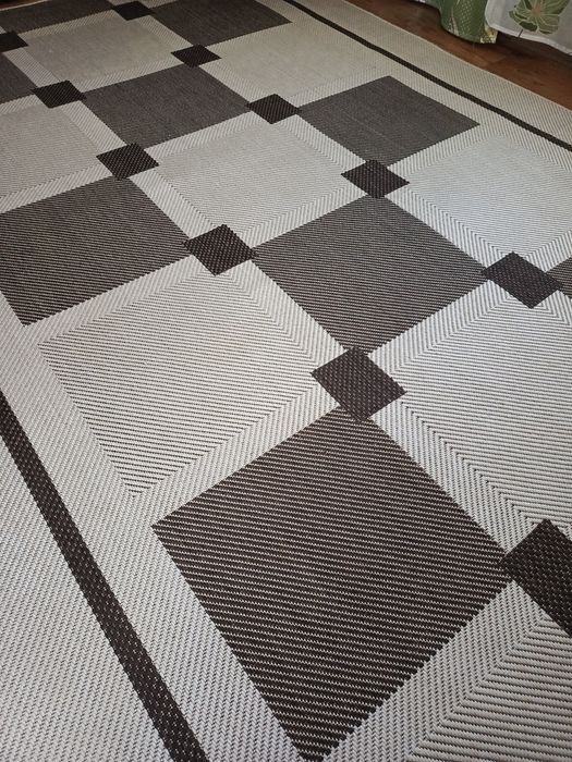 Продам 2 современных ковра