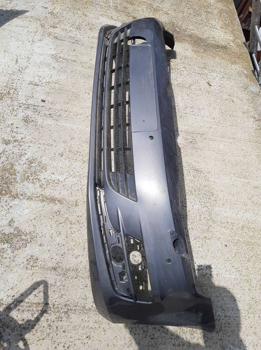 Продавам оригинална предна броня за Голф 7