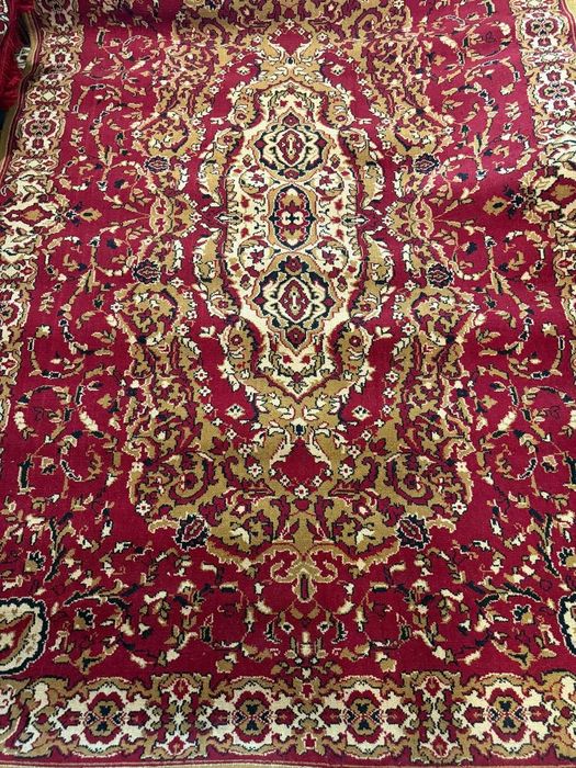 Продается красивый ковер 2,60 *2