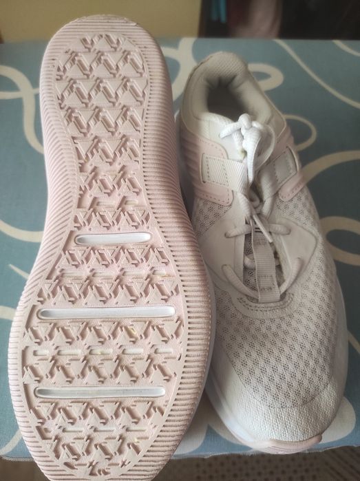 Дамски маратонки Nike