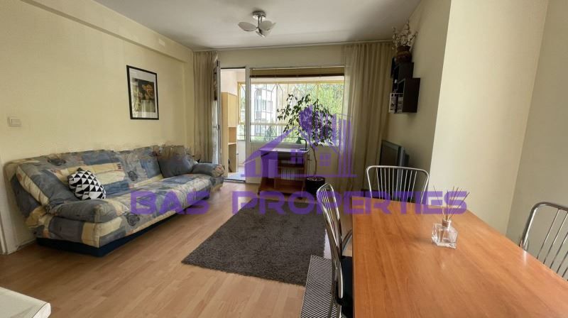 Дава се под наем Двустаен апартамент в София, Център - 60 кв.м за 595 € - Снимка #1