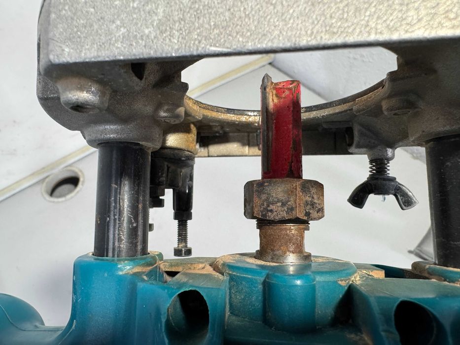 Оберфреза - Makita 860 W/110 V / 6mm