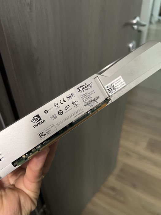 Vând placa Nvidia QUADRO fx4800 defecta!