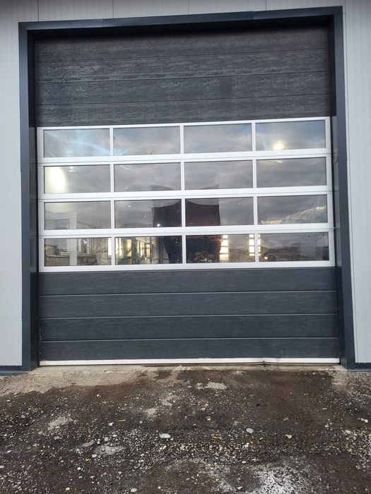 Usa garaj sectionala cu panou de 40 mm