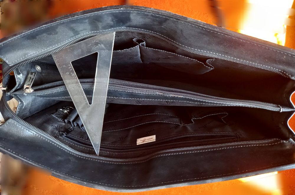 Vând servieta office piele naturala