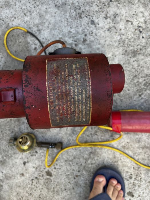 Tun anti păsării si rozătoare pe gaz