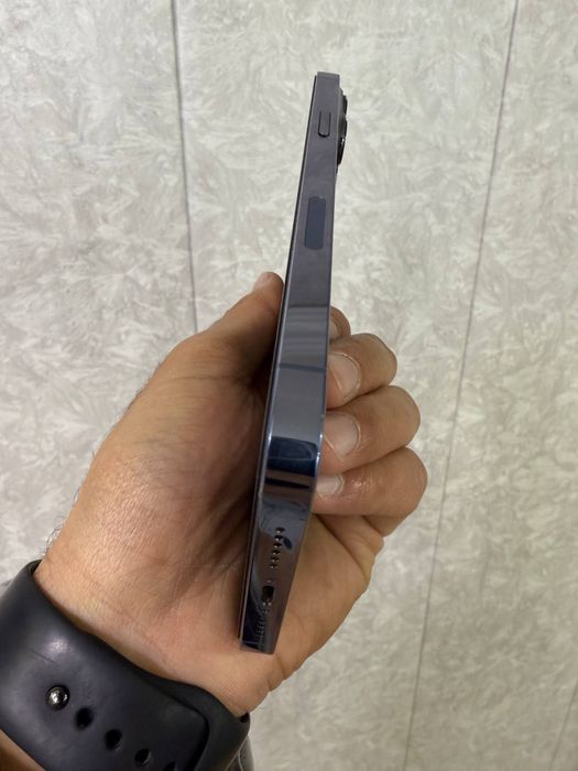 Iphone 13pro max 256GB iwatch 3 orginal airpads 2 orginal