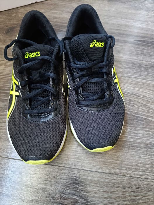 Маратонки asics много запазени като нови