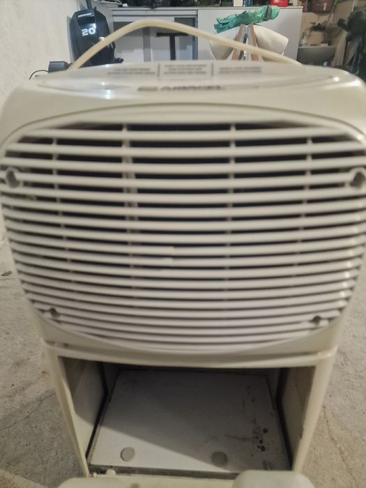 3 в 1 , абсорбатор, отоплител и охладирел.