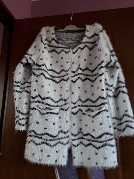 Vând Cardigan Damă Lung Gros Pufos Nou Italia Mărimea XL