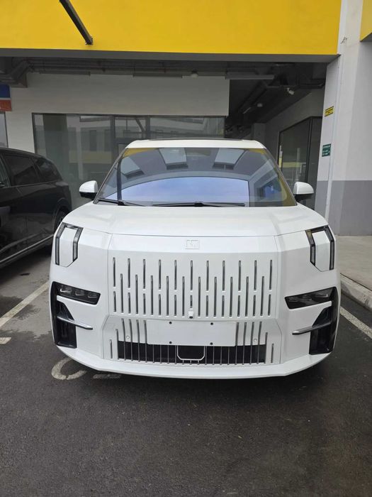 Zeekr 009 4WD 6-seats (108 kWh) Naxt va Nasiya savdo