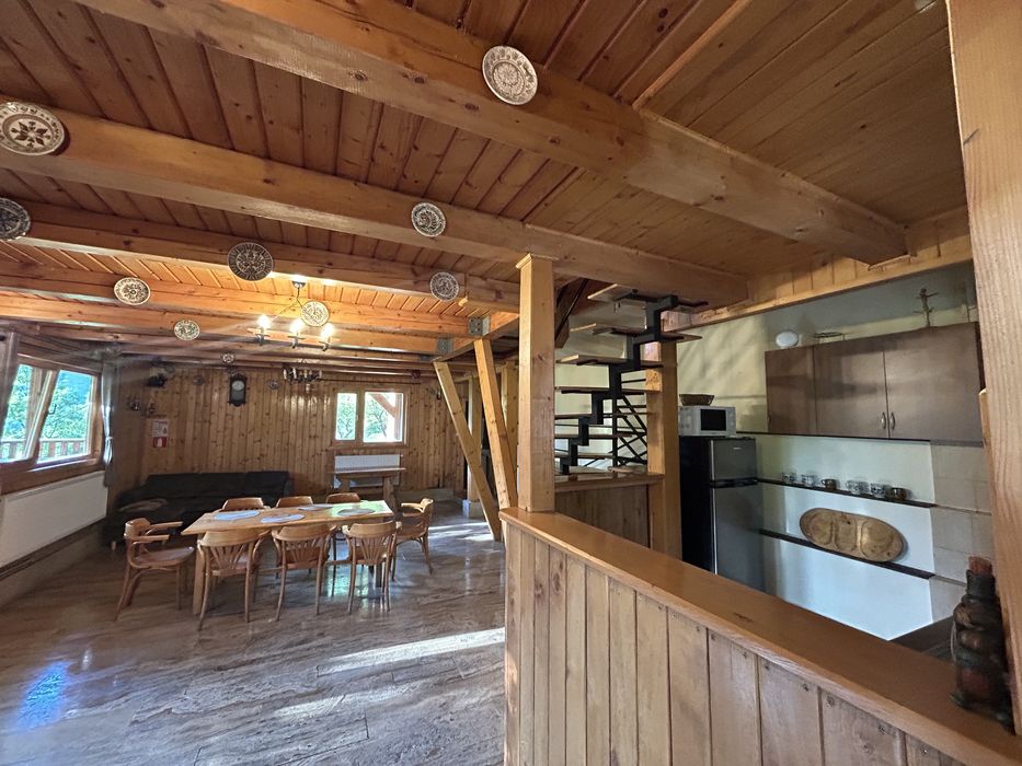 Cabana în Muntele Rece de inchiriat (FACTURA/Ciubar+masa de biliard)