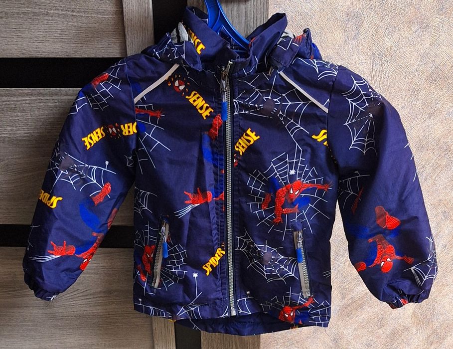 Продам детскую курточку.