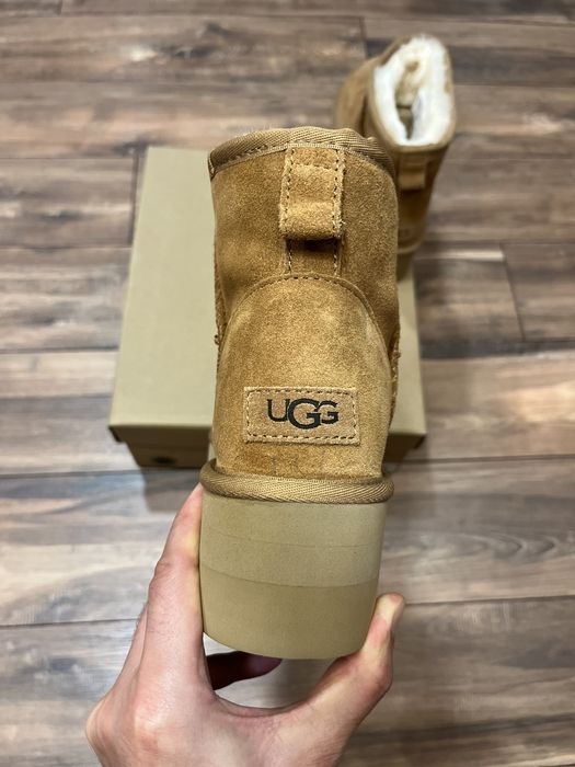 Апрески UGG Classic Mini Platform1134991
в кафяво 1134991