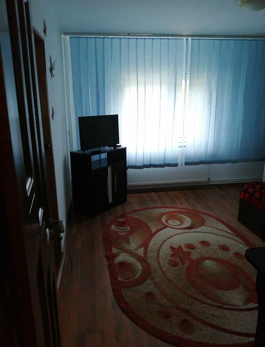 Ofer spre închiriere garsonieră