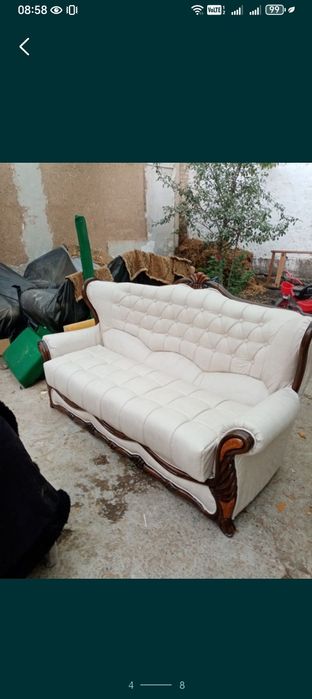 Реставрация и перетяжка старый мягкий мебели