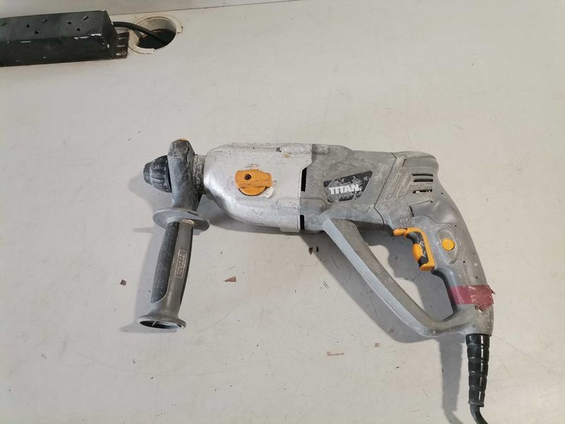 Перфоратор - Titan 1010 W