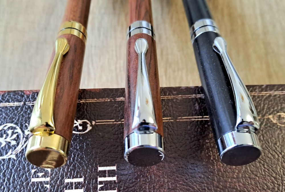 Pix  - lemn de nuc/abanos