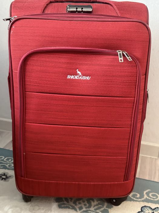 Срочно продается новый чемодан