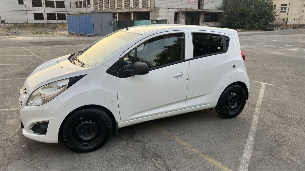 Продается автомобиль (chevrolet spark)