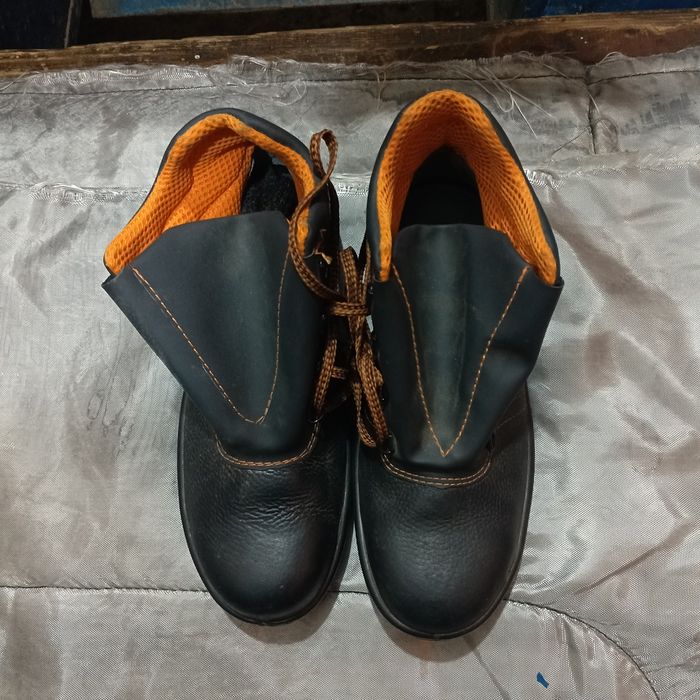 Продам ботинки рабочие