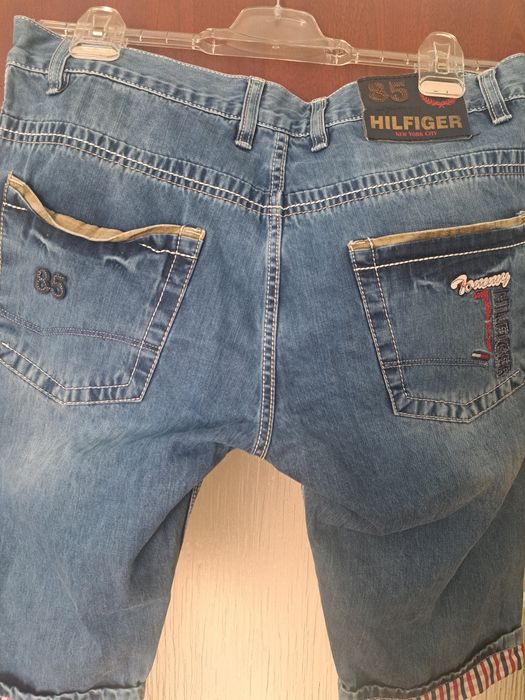 Pantaloni scurti de blugi Tommy Hilfiger impecabili