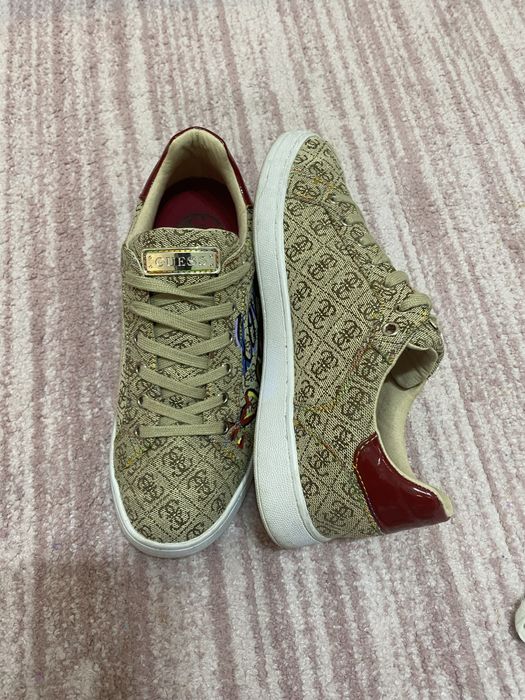 Оригинални кецове Guess