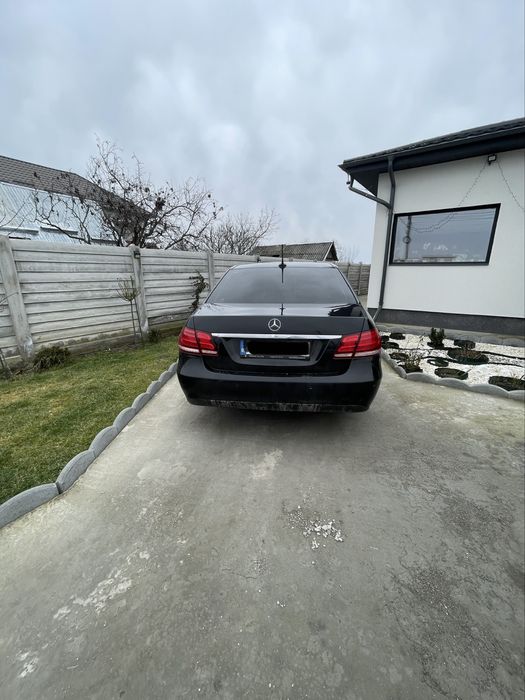 Vând Mercedes E Class W212