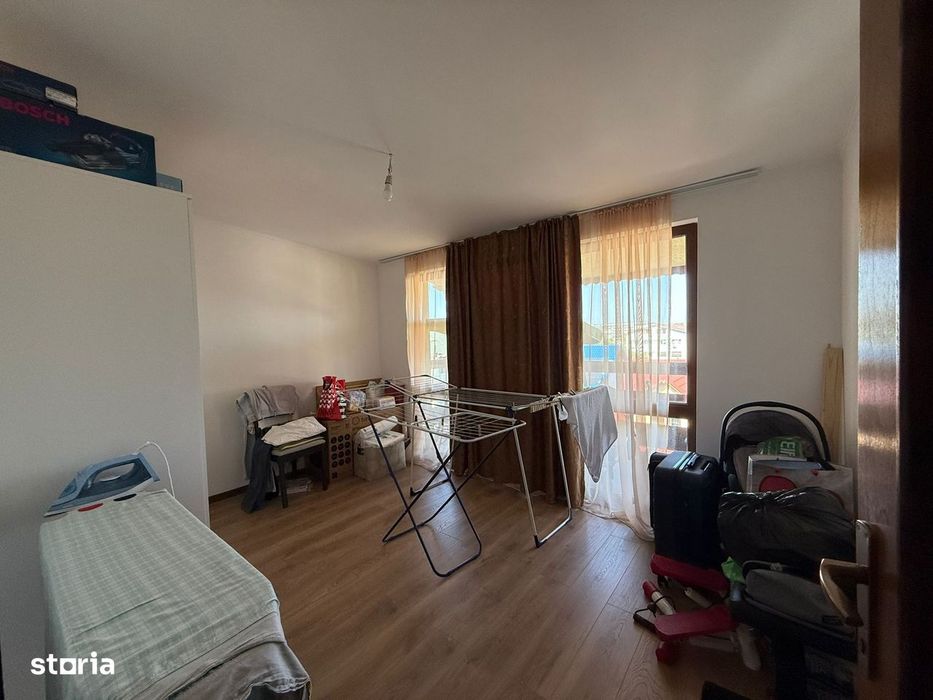 Apartament Spațios 3 Camere, 107 mp, Etaj 3/3 + 2 Parcări