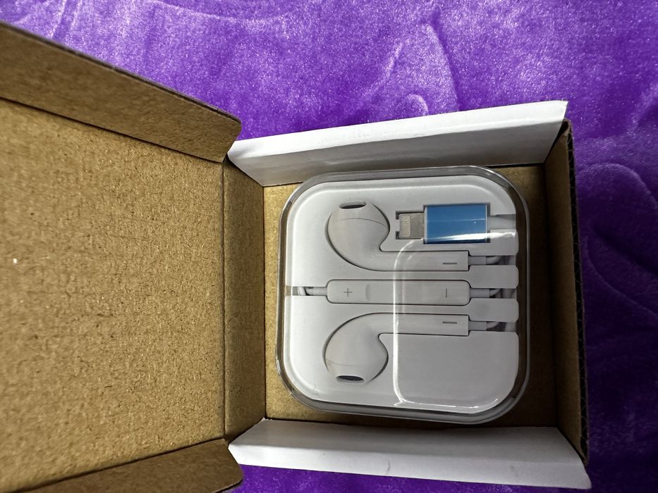 Vand casti cu fir pentru IPhone