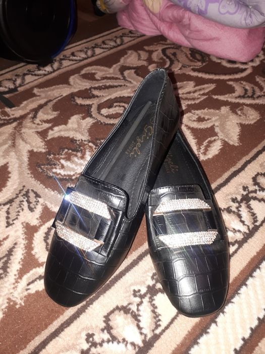 Женыский обувь размер 36 37