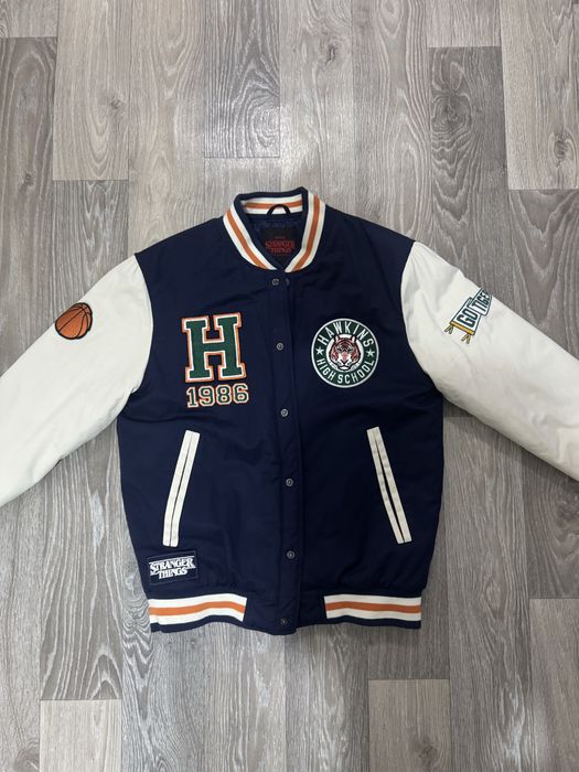 очень странные дела бомбер нетфилкс