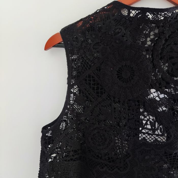 Дантелен асиметричен  топ Zara