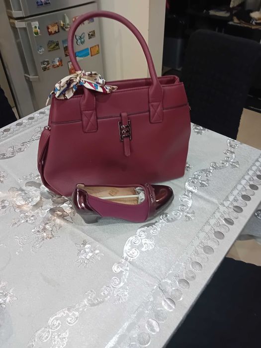 Дамска кожена чанта