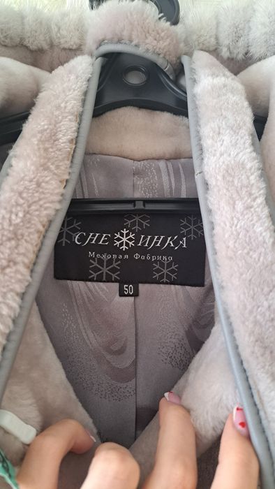 продам шубу (мутон) + бонусом шапка и снуд