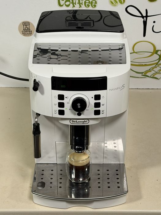 Кафемашина кафе автомат delonghi magnifica S с гаранция