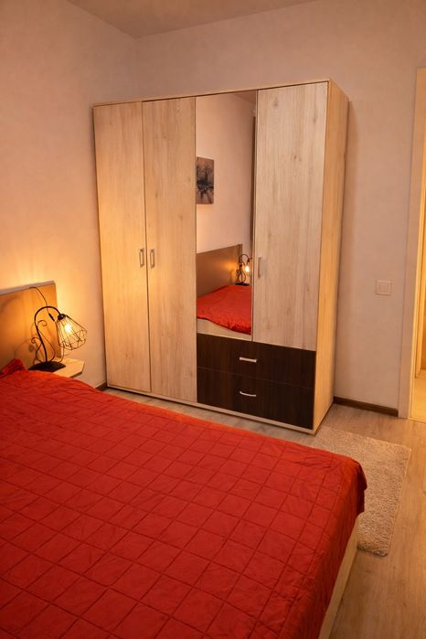 Închiriez apartament