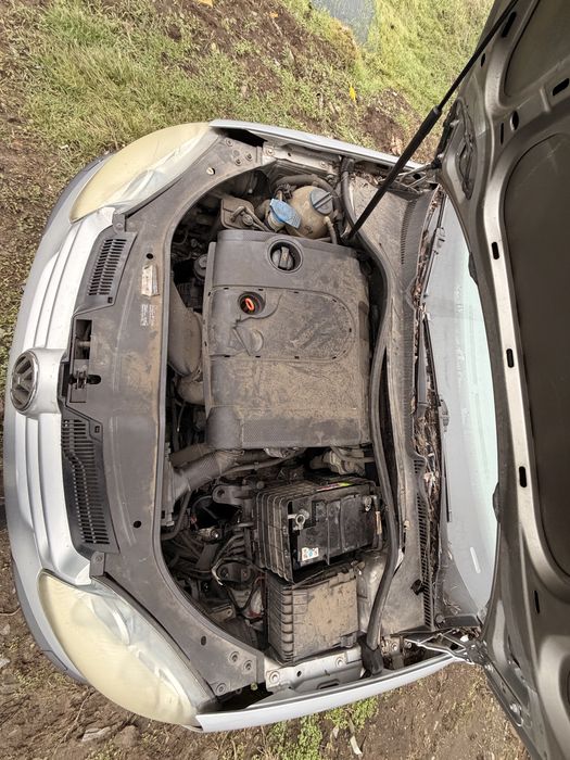 Dezmembrez dezmembrari golf 5 motor 1.6 FSI BLP cutie automata  GJX