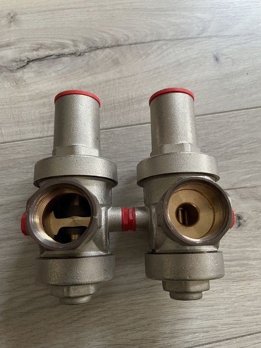 Редуктор/регулятор давления воды