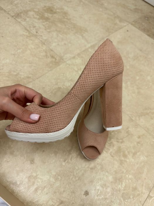 Обувки на висок ток (велурени)