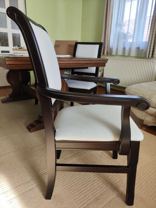 Set 8 Scaune Maiestuos - Eleganță Clasică din Fag Masiv