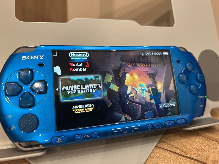 Sony PlayStation PSP 3000 (Vibrant Blue) —  64 GB, jocuri instalate