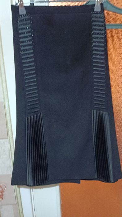 Продам юбку рр58 цвет черный  1500