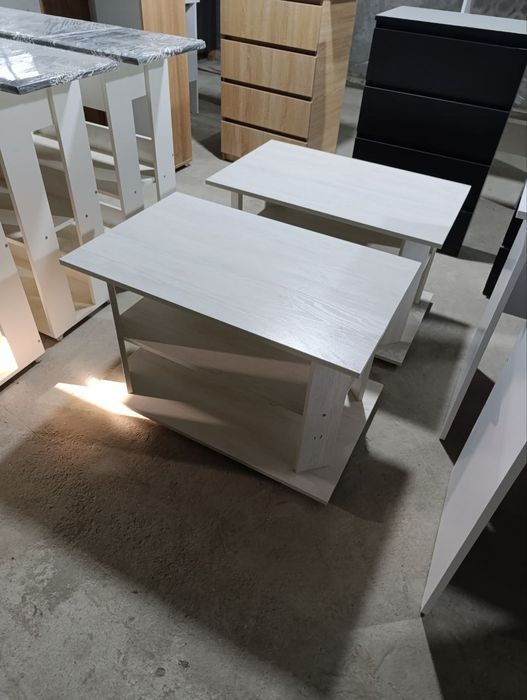 Столик универсал для офиса и дома