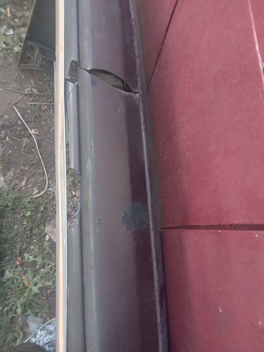 Продам задний бампер 124 мерседес дорест