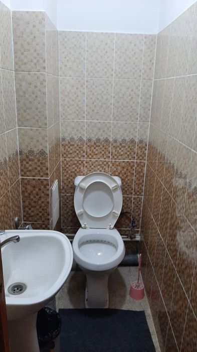 Срочно продается 5-ти комнатная квартира,на Белтепа массив